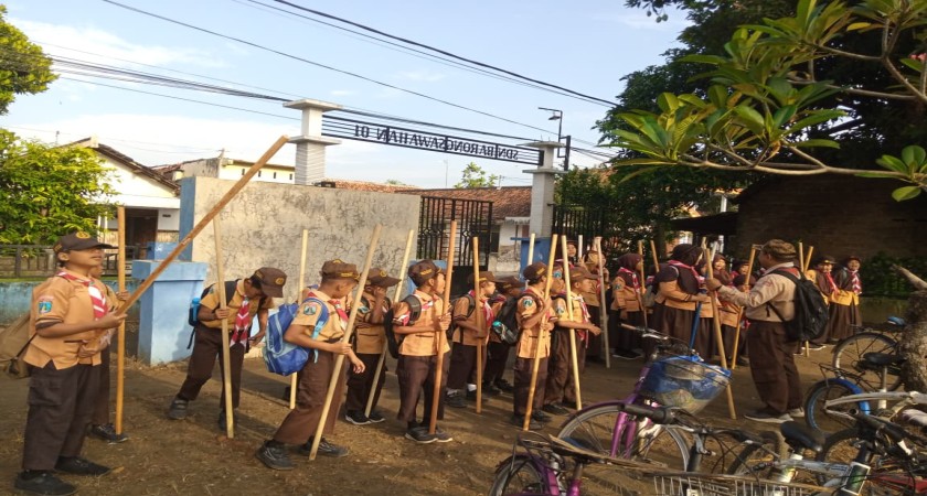 Ekstrakurikuler Pramuka SDN Barongsawahan 1: Wajib untuk Seluruh Siswa sebagai Pembentuk Karakter